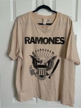 H&M Ramones XL graphic tee